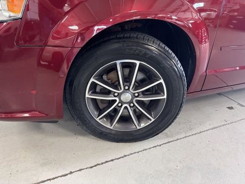 Used 2017 Dodge Grand Caravan SXT FWD image 40