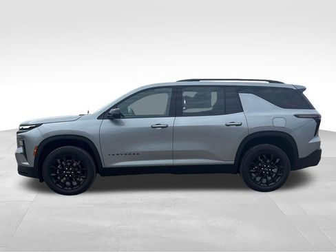 Used 2024 Chevrolet Traverse LT w/ Midnight/Sport Edition FWD image 14