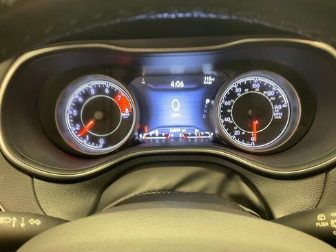 Used 2019 Jeep Cherokee Trailhawk w/ Cold Weather Group image 10