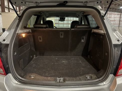 Used 2019 Chevrolet Trax LT w/ LT Convenience Package FWD image 11