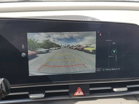 Certified 2024 Hyundai Elantra SEL FWD image 17
