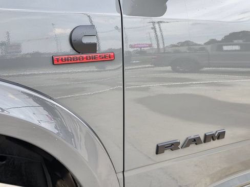 Used 2026 RAM 2500 Laramie AWD/4WD image 36