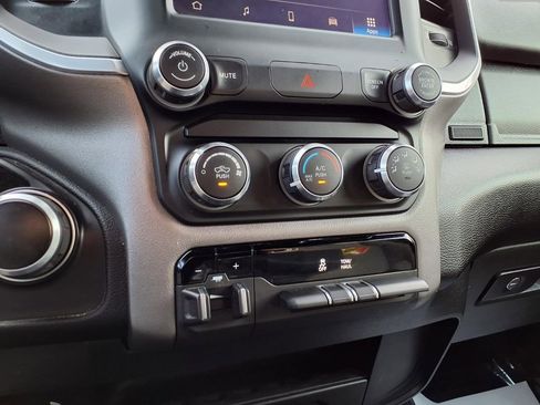 Certified 2024 RAM 2500 Big Horn AWD/4WD image 9