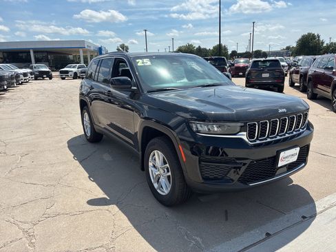 New 2025 Jeep Grand Cherokee Laredo X w/ Luxury Tech Group I image 10