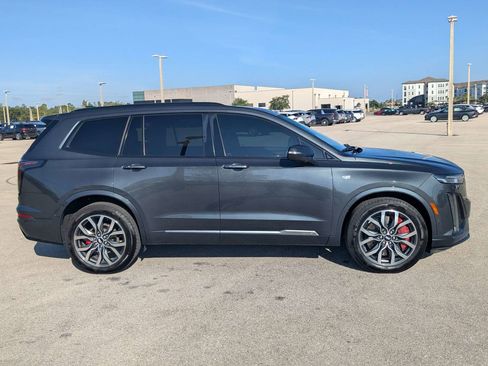 Used 2023 Cadillac XT6 Sport w/ Technology Package AWD/4WD image 4