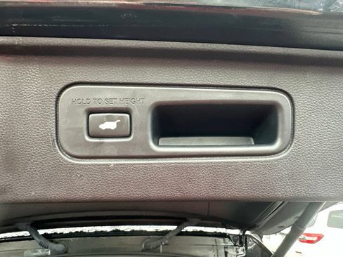 Used 2025 Honda Pilot Black Edition image 14