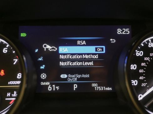 Used 2023 Toyota Camry SE image 38