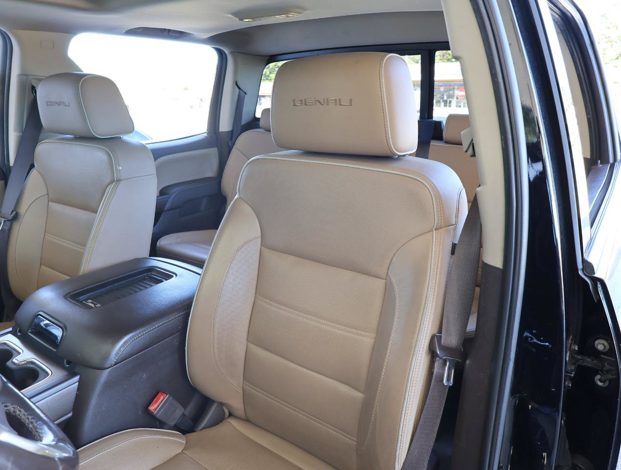 Used 2019 GMC Sierra 2500 Denali w/ Duramax Plus Package AWD/4WD image 20
