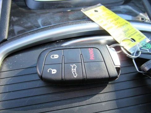 Used 2021 Chrysler 300 Touring w/ Chrome Appearance Package RWD image 27