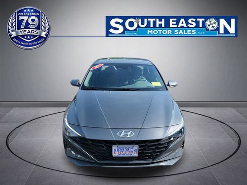 Used 2023 Hyundai Elantra SEL w/ Convenience Package FWD image 3