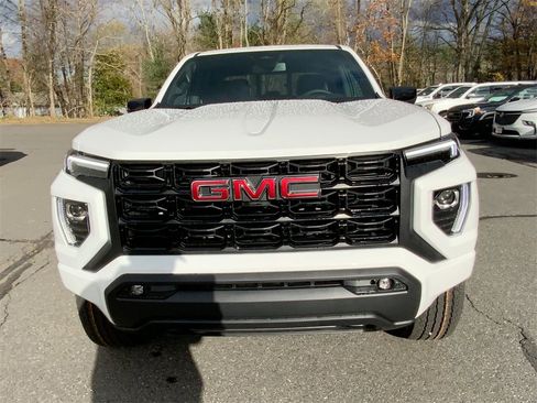 New 2026 GMC Canyon Elevation w/ Convenience Package image 40