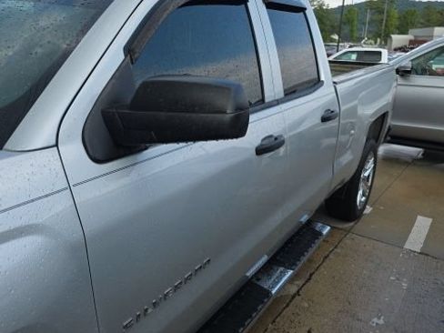 Used 2018 Chevrolet Silverado 1500 Custom w/ Custom Value Package RWD image 4