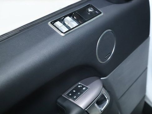 Used 2019 Land Rover Range Rover Sport HSE image 32
