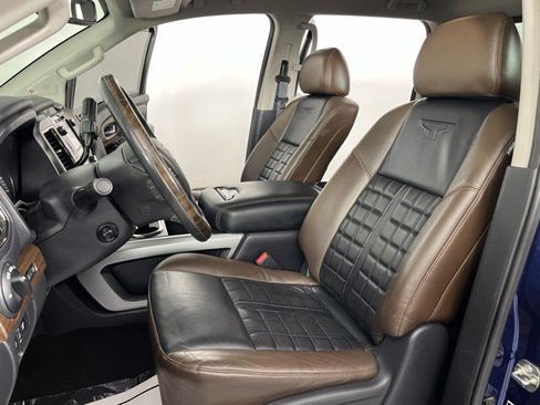 Used 2018 Nissan Titan Platinum Reserve RWD image 15