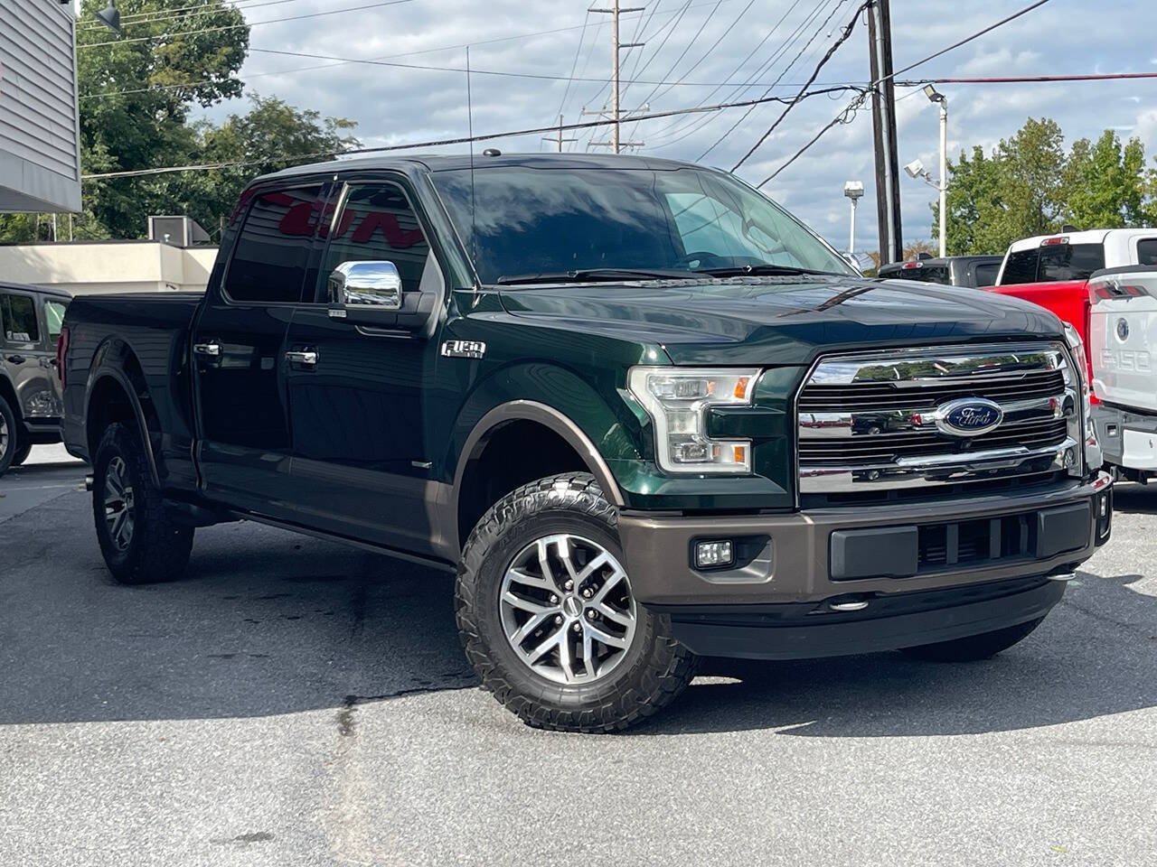 Used 2016 Ford F150 Lariat w/ Equipment Group 502A Luxury AWD/4WD image 1