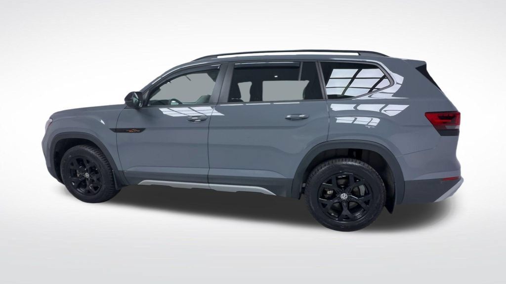 Used 2024 Volkswagen Atlas Peak Edition SE AWD/4WD image 20