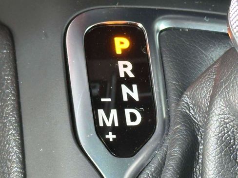 Used 2025 Jeep Wrangler Unlimited Rubicon AWD/4WD image 28