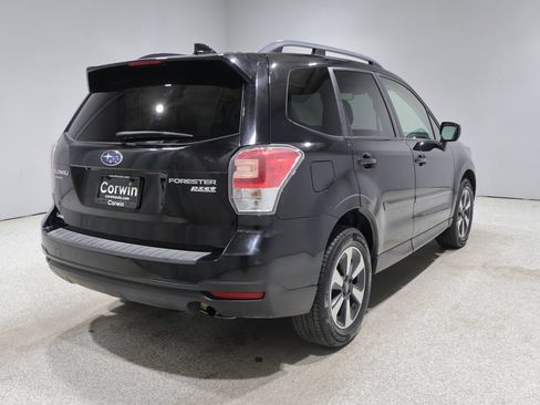 Used 2017 Subaru Forester 2.5i Premium w/ All-Weather Package AWD/4WD image 2