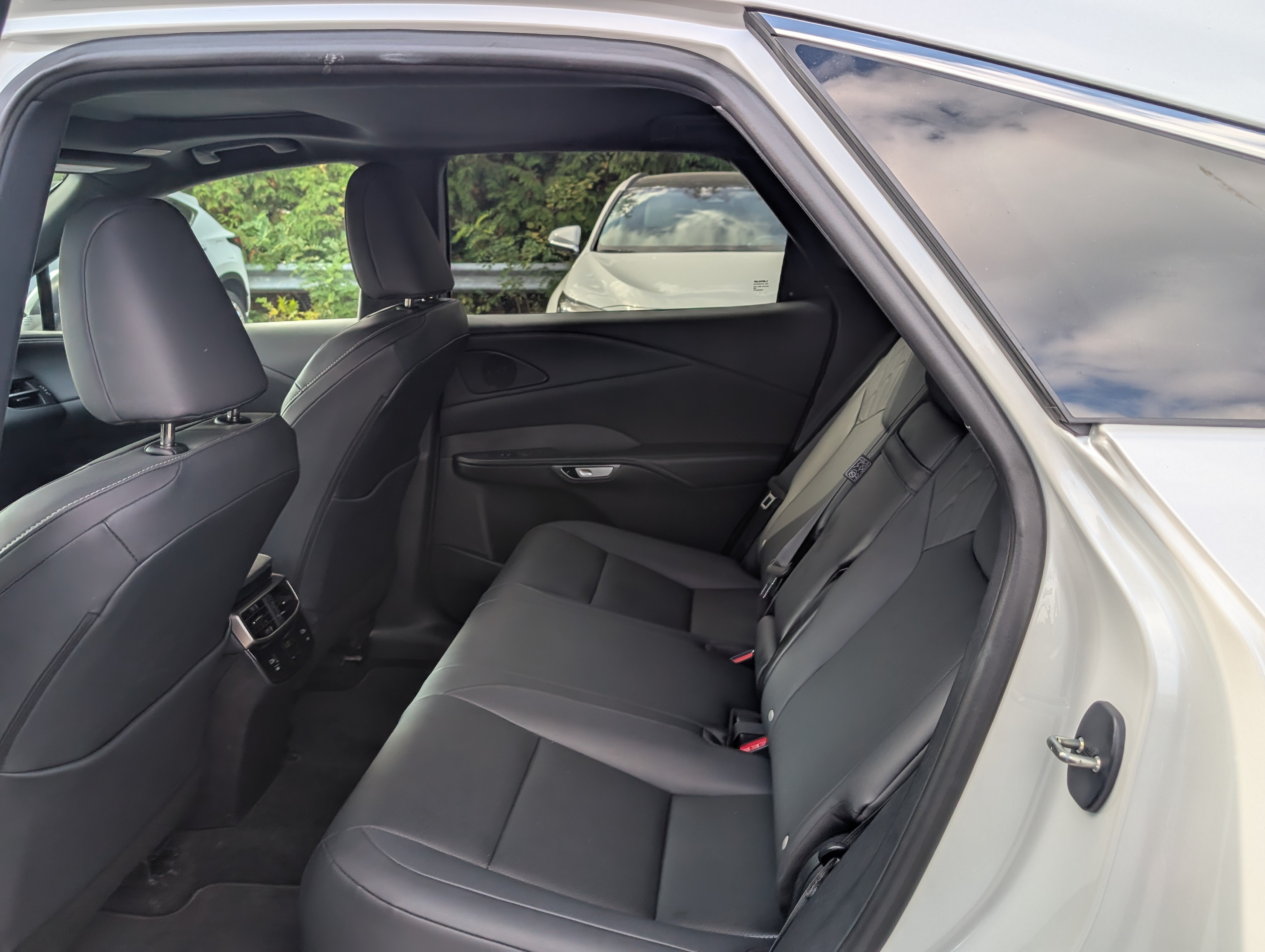 Used 2025 Lexus RX 350 Premium w/ Accessory Package (Z1) AWD/4WD image 15