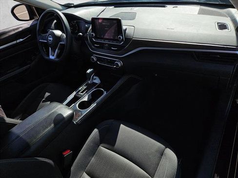 Used 2023 Nissan Altima 2.5 SV FWD image 25