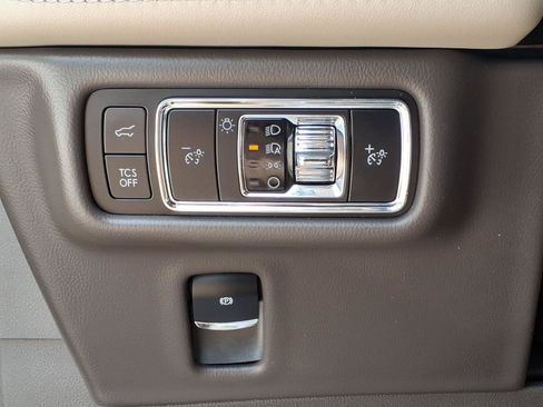 Certified 2023 Lincoln Nautilus FWD w/ Premium Package image 21