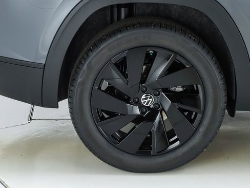 New 2026 Volkswagen Atlas Cross Sport SE image 51