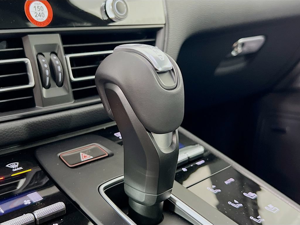 Certified 2026 Porsche Macan AWD/4WD image 19