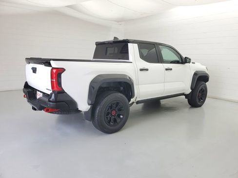 Used 2024 Toyota Tacoma TRD Pro AWD/4WD image 5