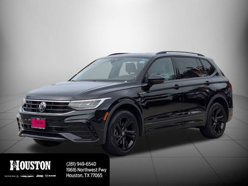 Used 2023 Volkswagen Tiguan SE R-Line image 8
