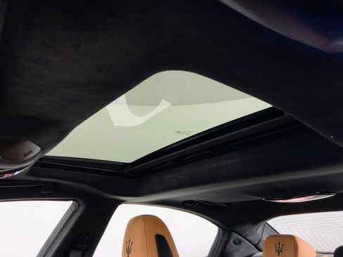 Used 2024 Maserati Ghibli Trofeo image 24