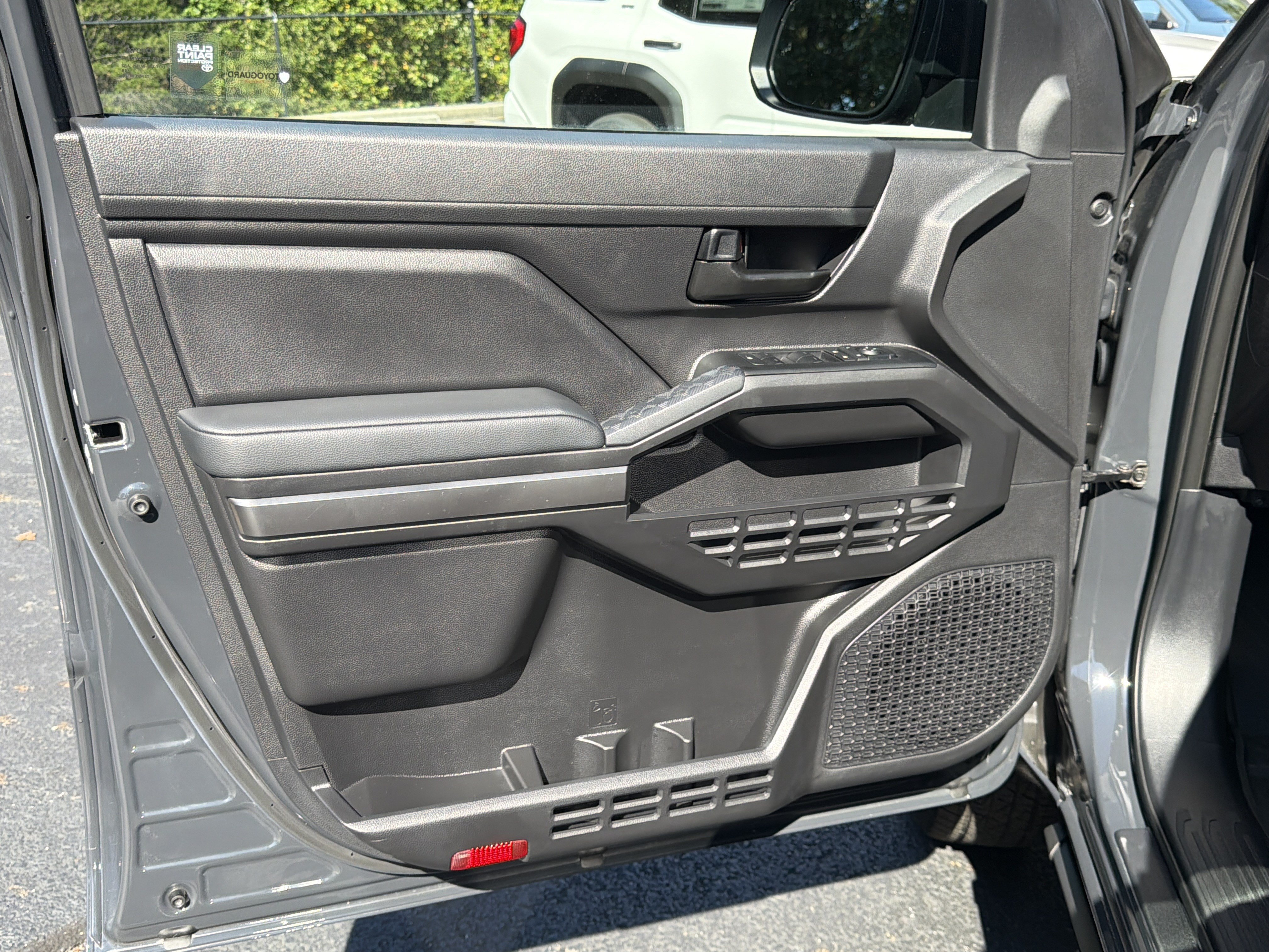 Used 2024 Toyota Tacoma SR5 AWD/4WD image 10