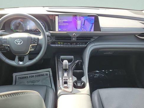 Certified 2025 Toyota Crown AWD/4WD image 11