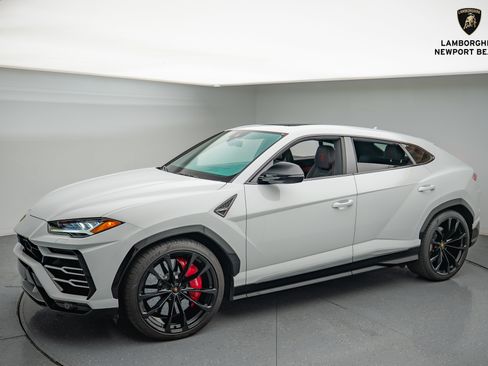 Used 2021 Lamborghini Urus AWD/4WD image 11