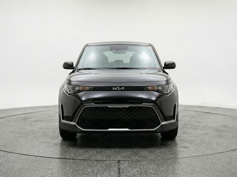 Used 2025 Kia Soul LX w/ LX Technology Package FWD image 2