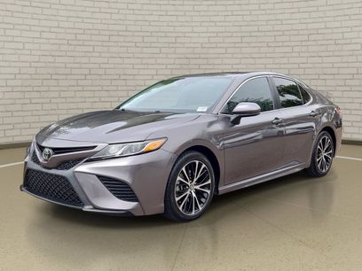 Used 2020 Toyota Camry SE w/ Carpet Mat Package