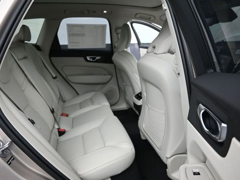 New 2026 Volvo XC60 B5 Ultra w/ Protection Package Premier AWD/4WD image 16