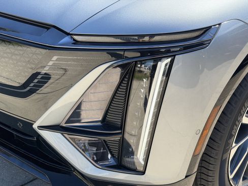 New 2026 Cadillac Lyriq Sport AWD/4WD image 8