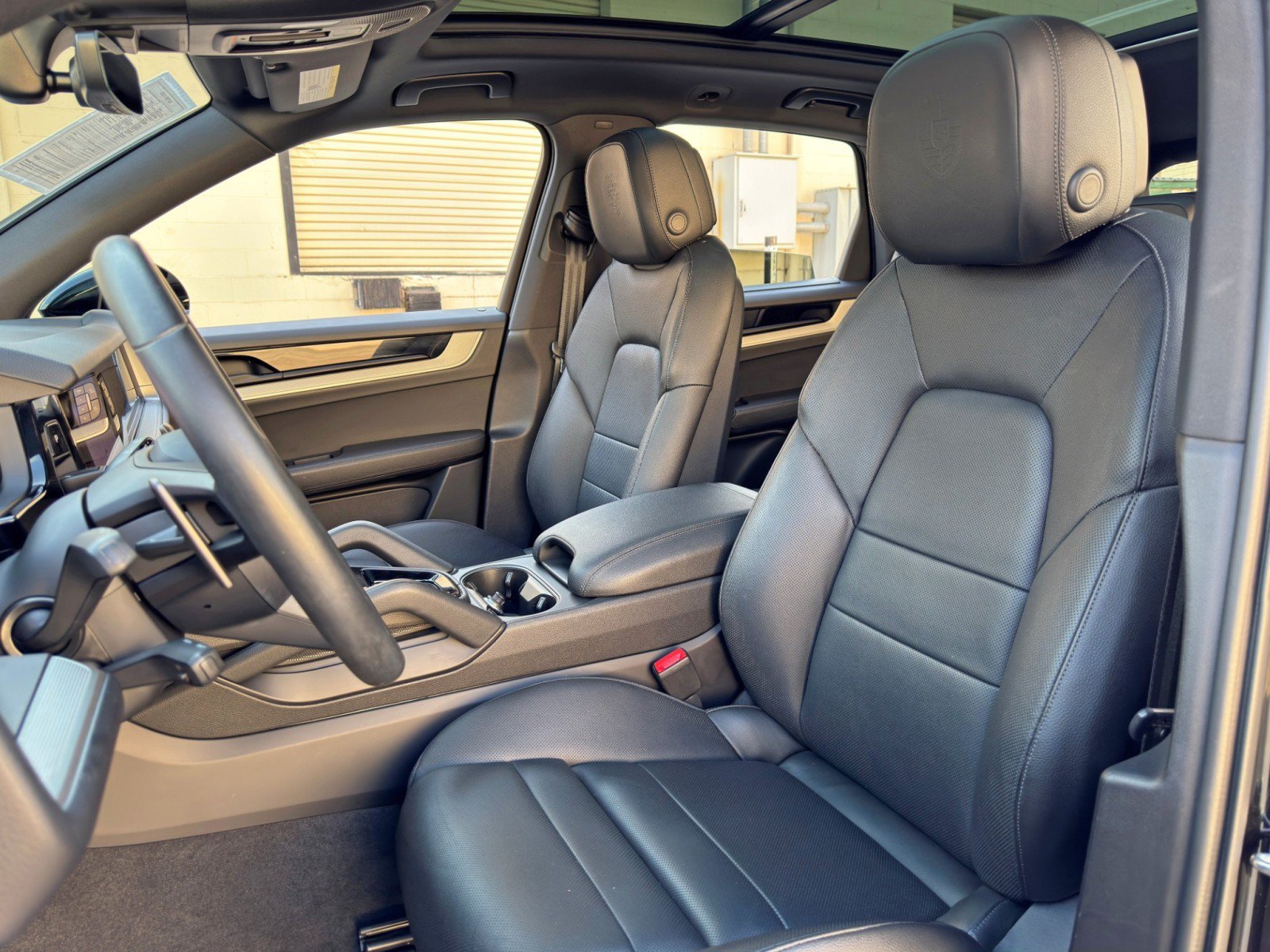 Used 2024 Porsche Cayenne S w/ Premium Package AWD/4WD image 42