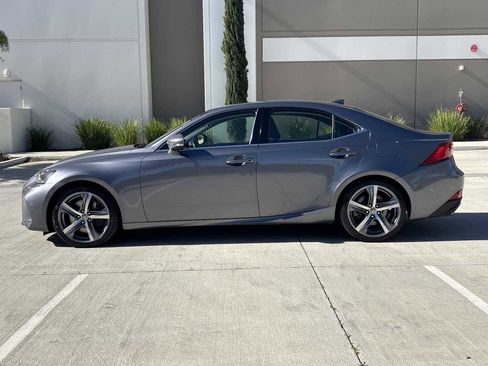 Used 2017 Lexus IS 200t image 6