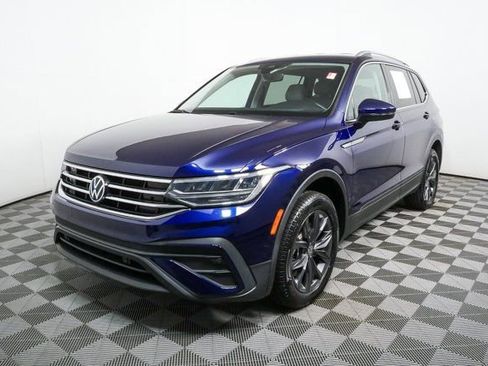 Certified 2023 Volkswagen Tiguan SE image 30