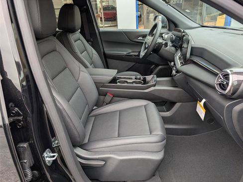 New 2026 Chevrolet Equinox LT w/ Convenience Package II image 7