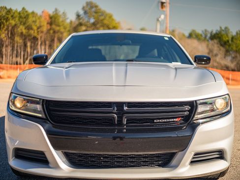 Used 2019 Dodge Charger SXT image 3