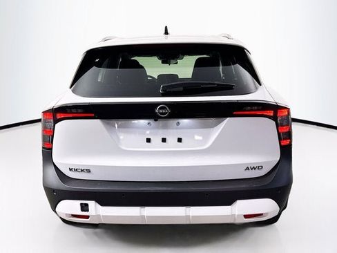 New 2026 Nissan Kicks SV w/ SV Premium Package image 6