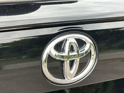 Used 2025 Toyota RAV4 LE AWD/4WD image 25