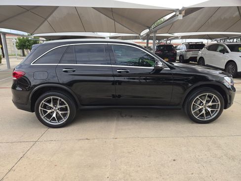 Used 2022 Mercedes-Benz GLC 300 4MATIC image 2