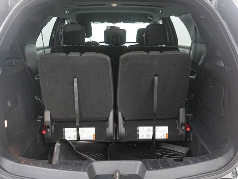 Used 2018 Ford Explorer XLT image 9