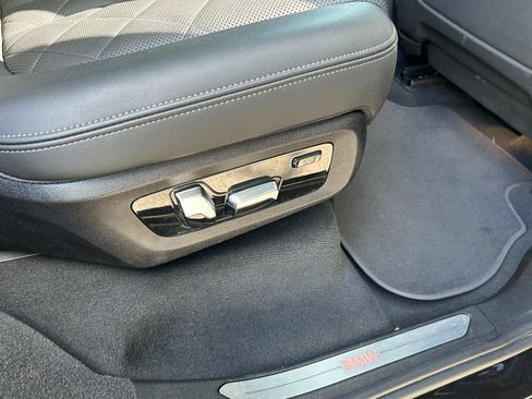 Used 2025 BMW X7 xDrive40i AWD/4WD image 41