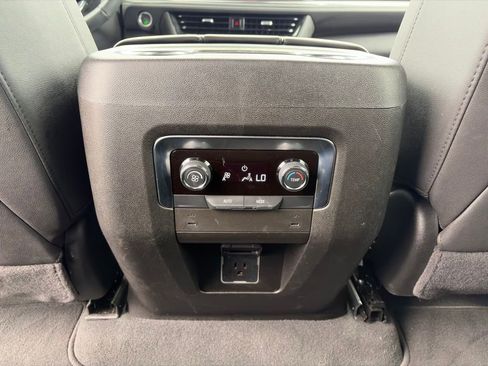 Used 2025 Chevrolet Tahoe Z71 image 9