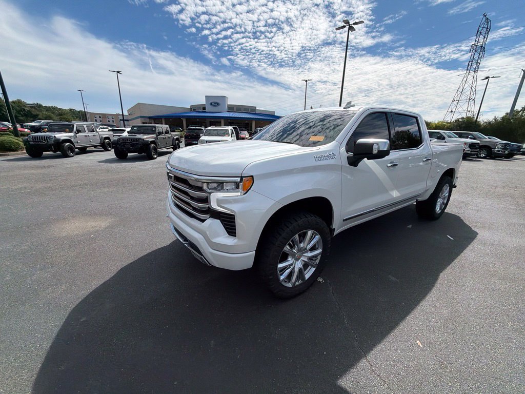 Used 2022 Chevrolet Silverado 1500 High Country w/ High Country Premium Package AWD/4WD image 25
