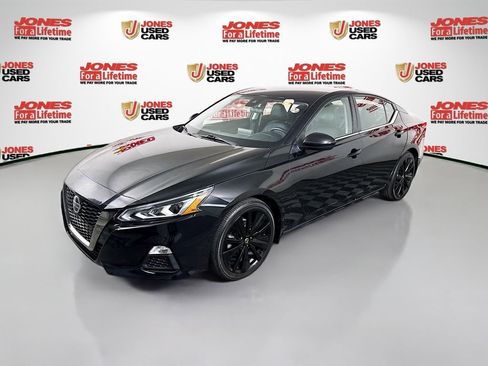 Used 2021 Nissan Altima 2.5 SR FWD image 11